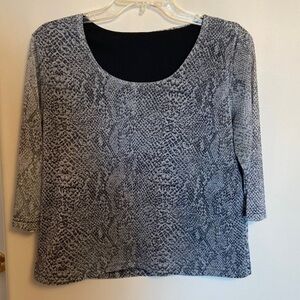 🔥3-$10🔥 Scoop neck top with sheer sleeves